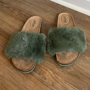 Aerie Green Fuzzy Slide Sandals-Size 8